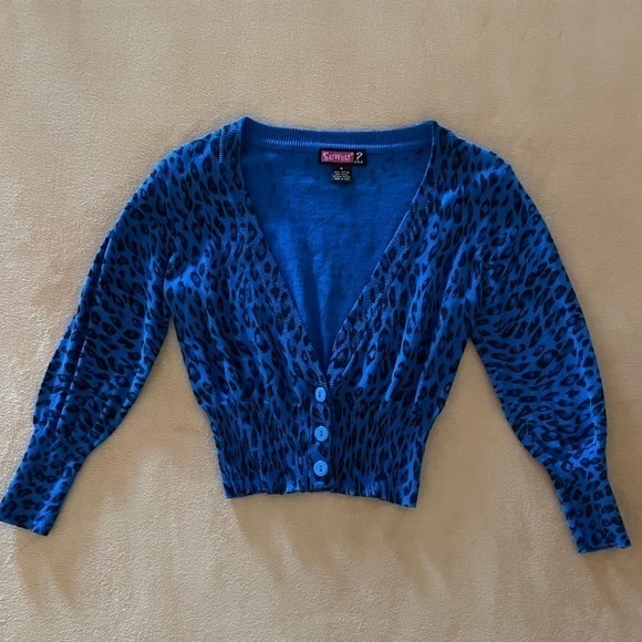 Blue Knit Cropped | size (junior)M? | animal print - Picture 1 of 7